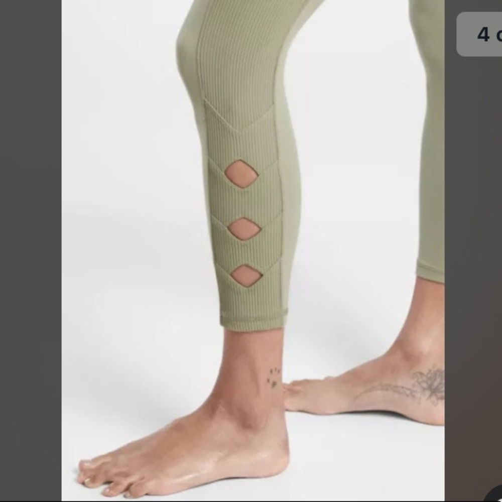 ATHLETA Salutation Stash Pocket II Cutout 7/8 NWT - Picture 3 of 4